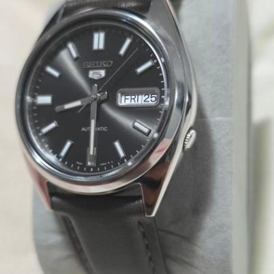 Seiko 5 slim caseback jubilee bracelet
